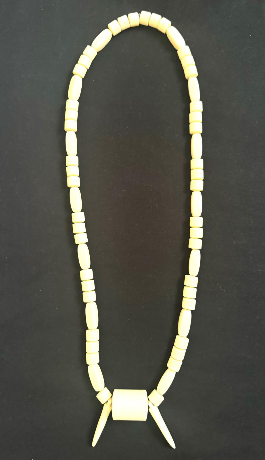 Unique Necklace (white)