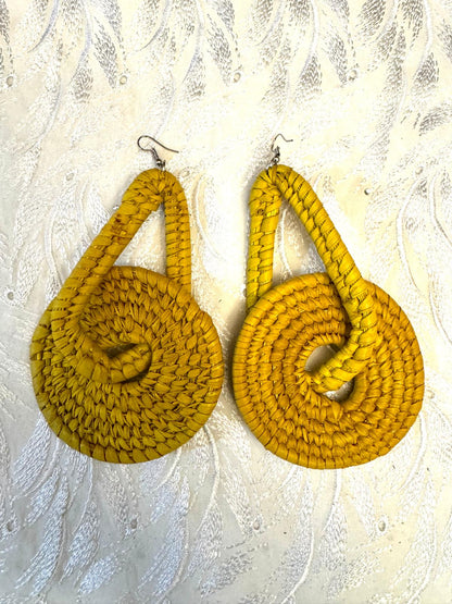 Womens raffia earrings red