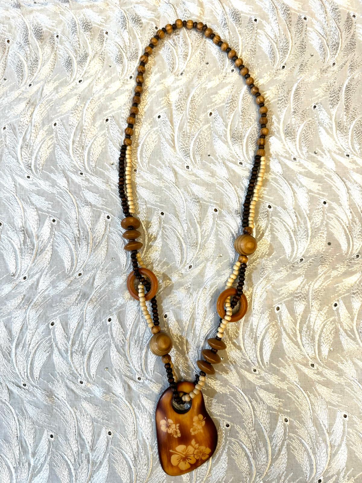 Women's necklace